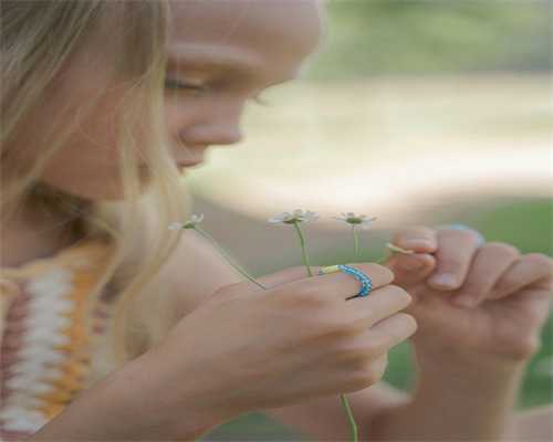 供卵试管代孕一次就中,
              孕晚期羊水过少是胎儿肾畸形还是胎盘功能